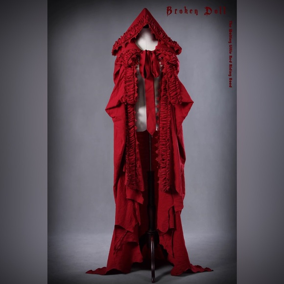 Little Red Riding Hood (Cape) - Picture 2 of 5